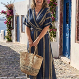 Lia | Vestido Midi Rayado con Escote en V y Manga Corta