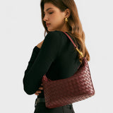Isa - Bordeaux Elegance