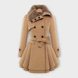 Ema - Abrigo Chic con Detalles de Piel