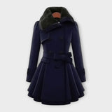 Ema - Abrigo Chic con Detalles de Piel