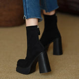 Olga - Botas de diseño moderno con la suavidad de la gamuza