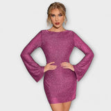 Vestido de lentejuelas con diseño de espalda descubierta