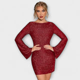 Vestido de lentejuelas con diseño de espalda descubierta