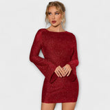 Vestido de lentejuelas con diseño de espalda descubierta