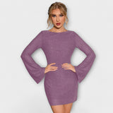 Vestido de lentejuelas con diseño de espalda descubierta