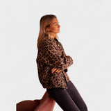 Rosa - Abrigo contemporáneo con diseño de leopardo