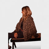 Rosa - Abrigo contemporáneo con diseño de leopardo