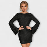Vestido de lentejuelas con diseño de espalda descubierta